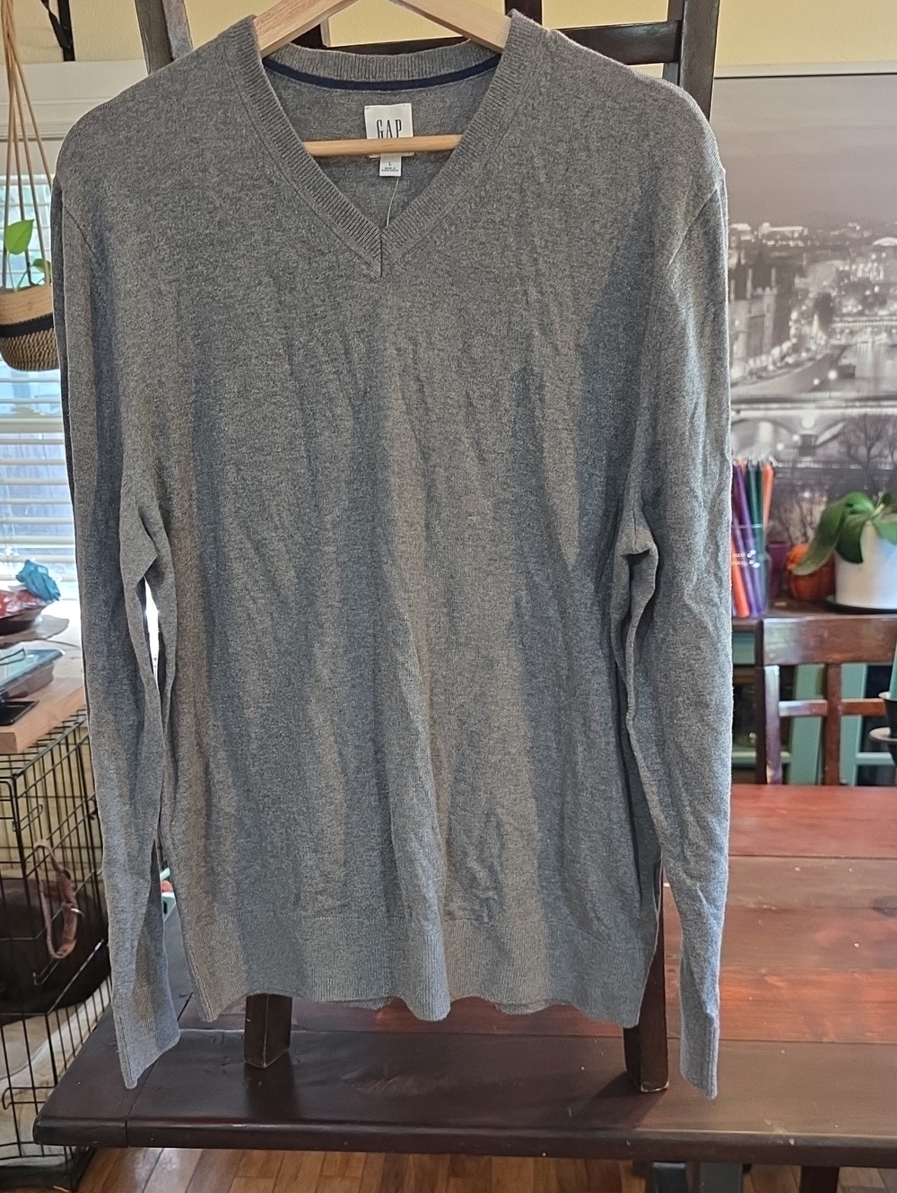 GAP Men's Heather Gray V-Neck Sweater